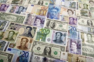 billets-banque-devises-différentes-euro-dollar-pound-livre-yuan